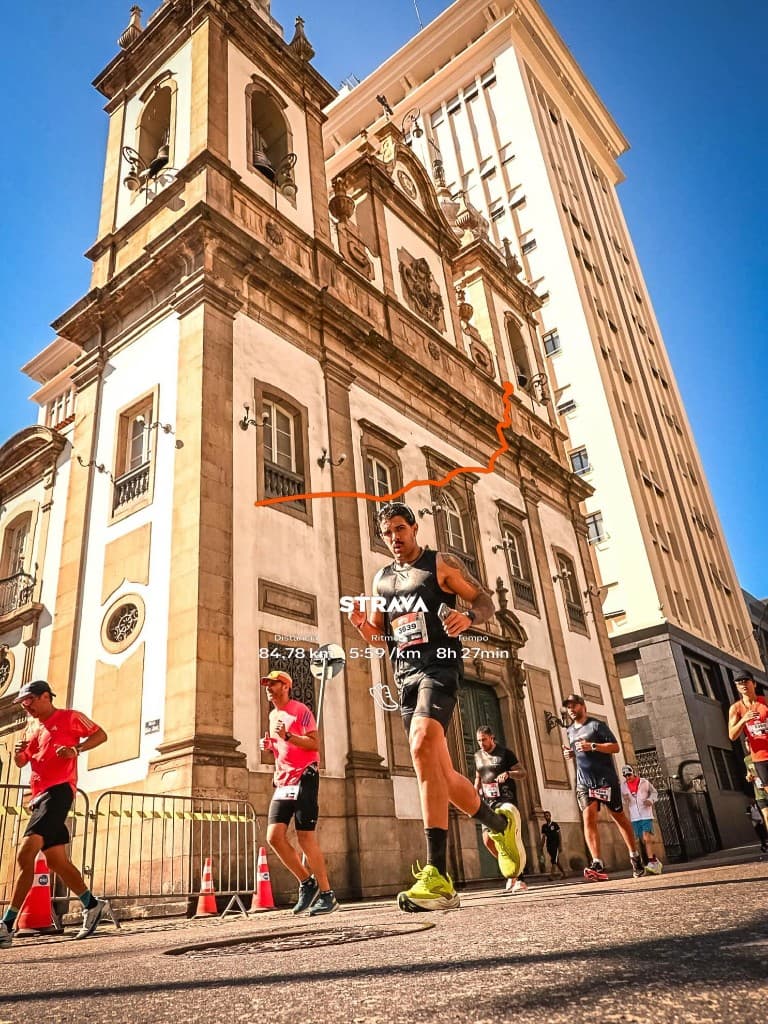 Fernando Naves em prova urbana com dados Strava